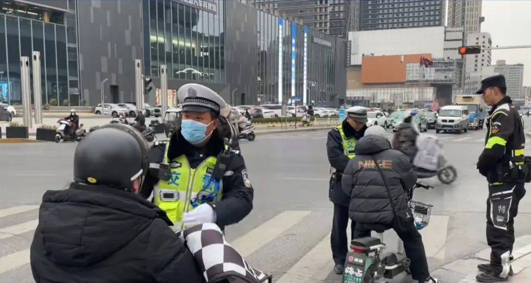 郑州高架超速抓拍处罚截图？假的！